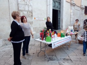 2017 10 22 - San Lorenzo Parrocchia - Mercatino per la giornata missionaria - 001